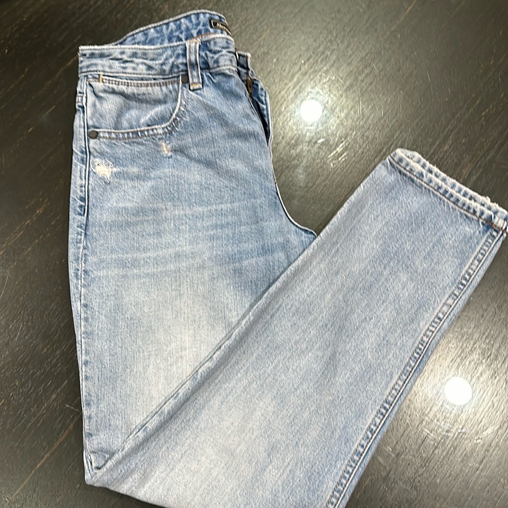 ABERCROMBIE & FITCH WOMEN’S ANKLE STRAIGHT JEAN SIGNATURE COLLECTION